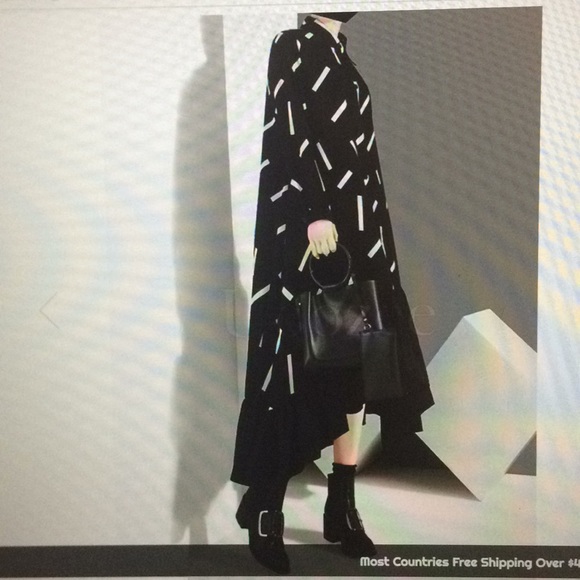 Used twice blk & wht hi-lo asymmetrical long sleeve dress - Picture 8 of 12